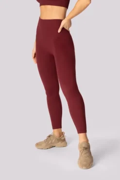 Burgundowe Legginsy prążkowane RIBBED<Polski