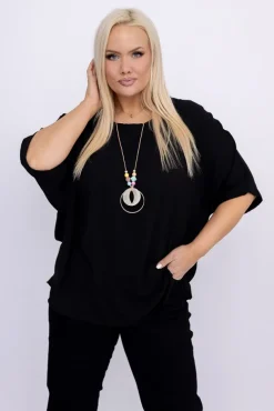 Czarna Bluzka z wisiorkiem BELUCIO<Włoski Discount