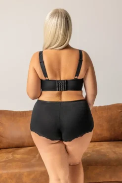 Czarne Szorty MARCELLA<Polski Hot