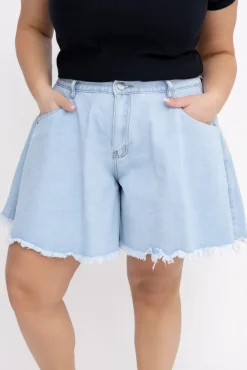 Jasnoniebieskie Szorty jeansowe POPPY<Włoski Outlet