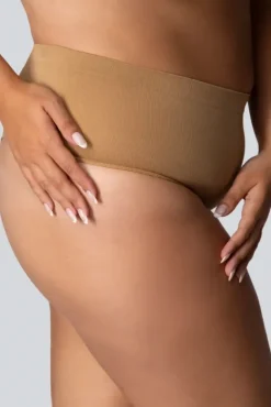 Stringi wyszczuplające MID-WAISTED SMOOTHWEAR GOLDEN PEARL<Polski Hot